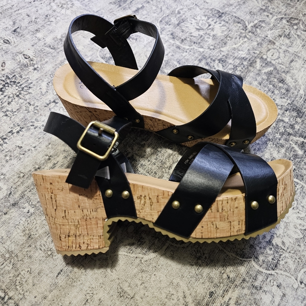NIB Journee Collection Valentina Strappy Sandals,Block heel,Size 8.5,Black